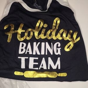 Size MEDIUM Charming Charlie Black and Gold Holiday Baking Team Shirt
